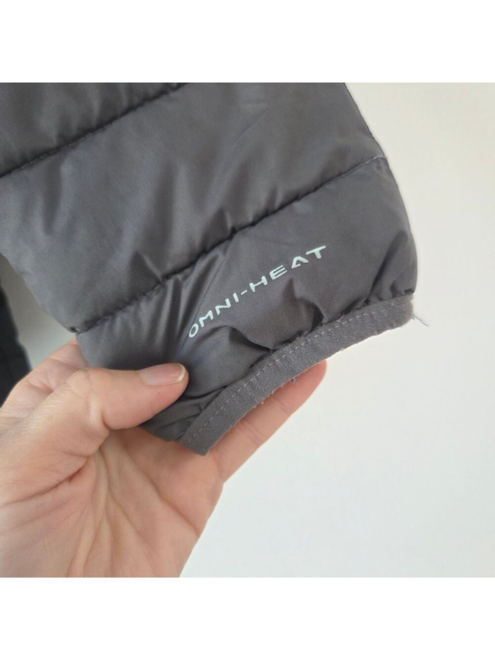 Columbia Omni-Heat Puffer Coat Jacket Grey Black Winter Hooded Boys S (8) - Picture 4 of 7